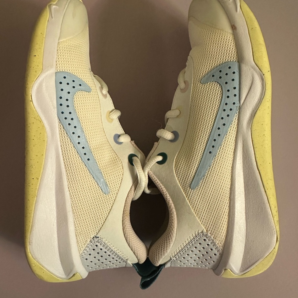 Nike (GS) Omni Multi-Court ‘Citron Tint Cobalt Bliss’
